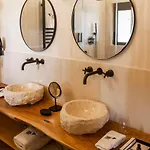Hábitat Cigüeña Negra Hotel