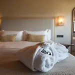 Hotel Hábitat Cigüeña Negra 4*