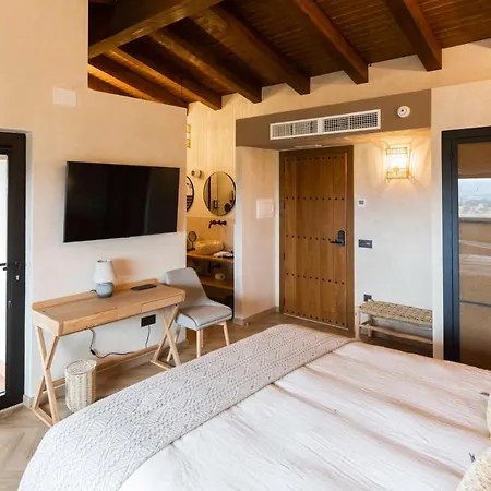 Hábitat Cigüeña Negra Hotel