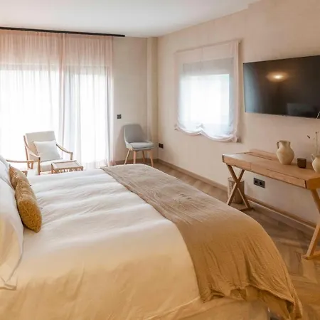 Hábitat Cigüeña Negra Hotel 4*