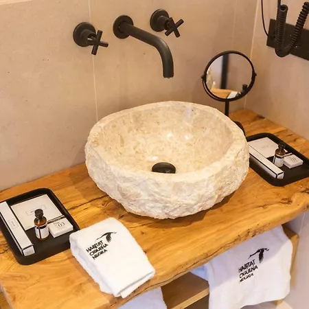 Hotel Hábitat Cigüeña Negra