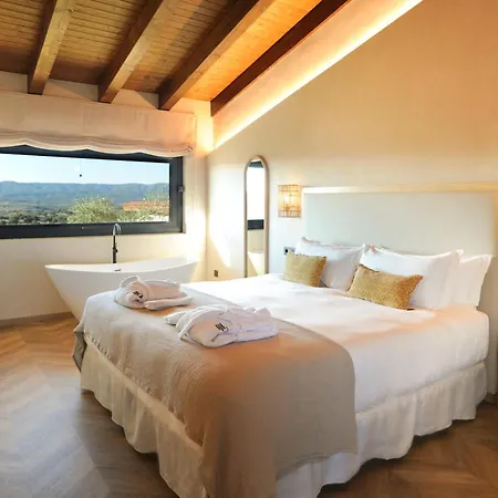 Hábitat Cigüeña Negra Hotel