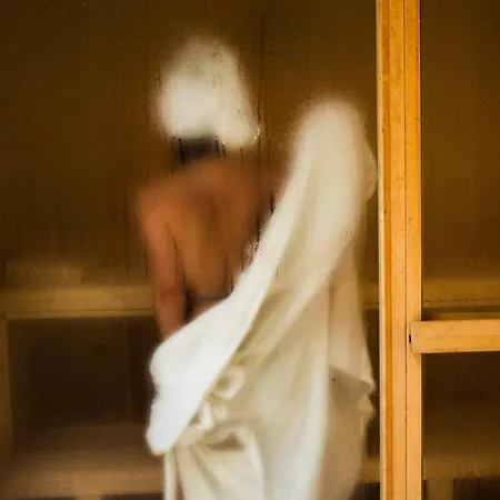 Hotel Hábitat Cigüeña Negra 4*