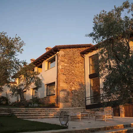 Habitat Cigueena Negra 4* Valverde del Fresno