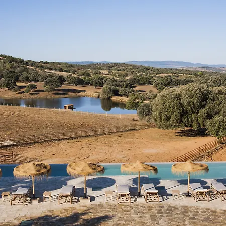 Hotel Hábitat Cigüeña Negra