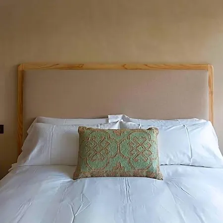 Hotel Habitat Cigueena Negra