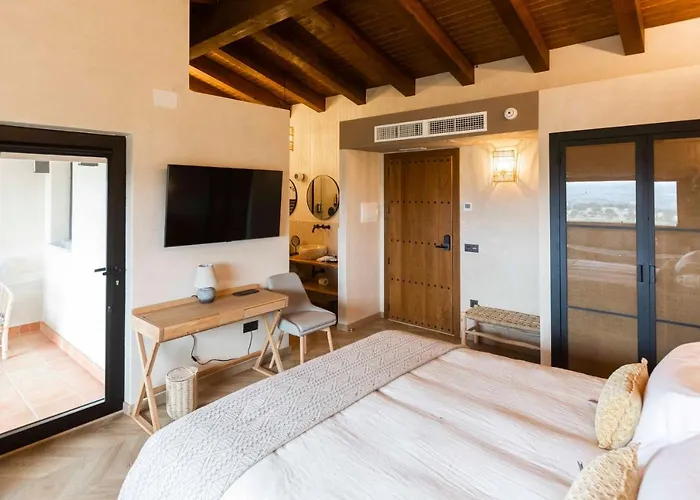 Habitat Cigueena Negra Hotel