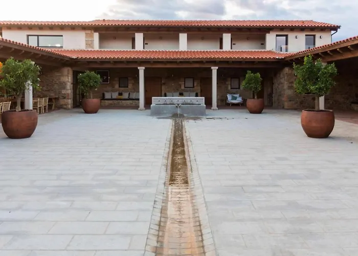 Hotel Habitat Cigueena Negra