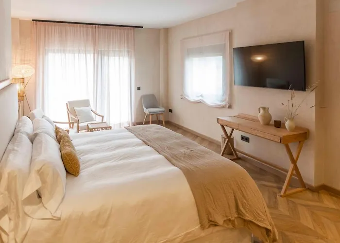 Habitat Cigueena Negra Отель 4*