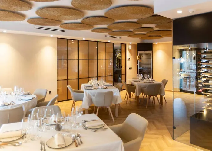 Habitat Cigueena Negra Hotel