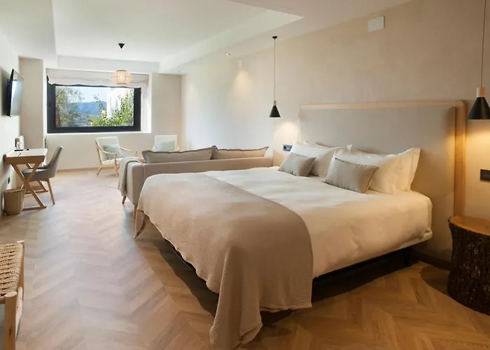 Hotel Habitat Cigueena Negra