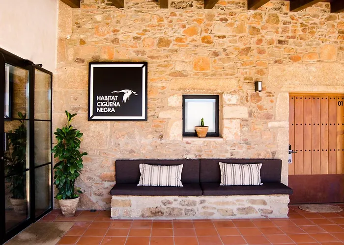 Habitat Cigueena Negra Szálloda Valverde del Fresno