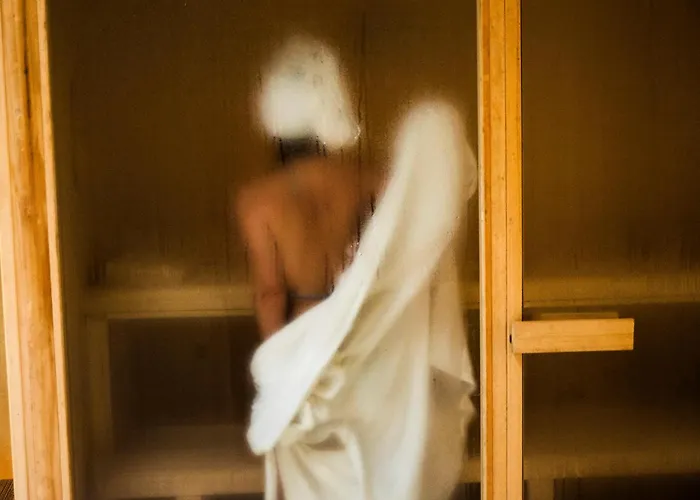 Hotel Hábitat Cigüeña Negra 4*