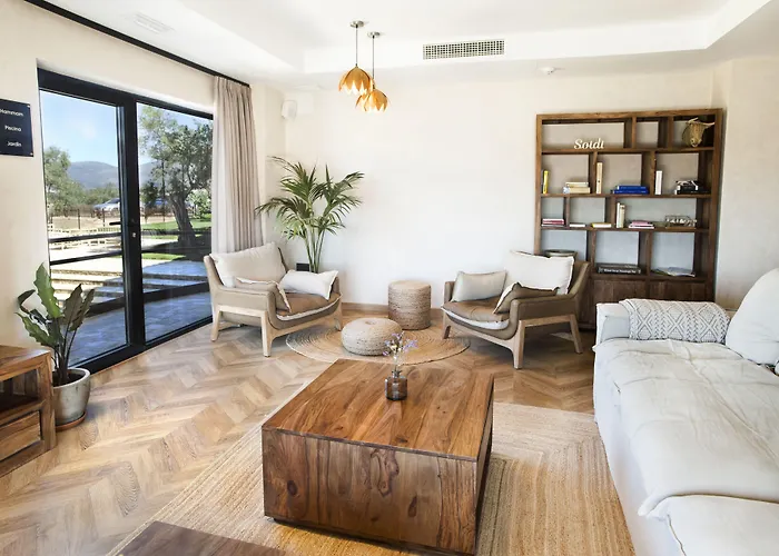 Hotel Habitat Cigueena Negra