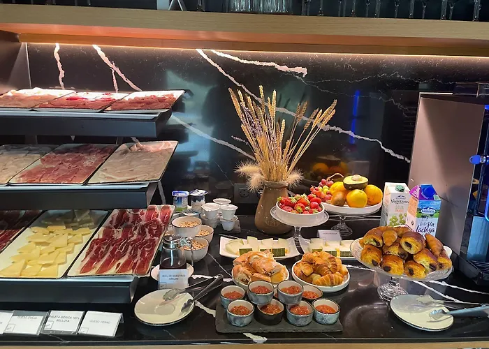 Hábitat Cigüeña Negra Hotel