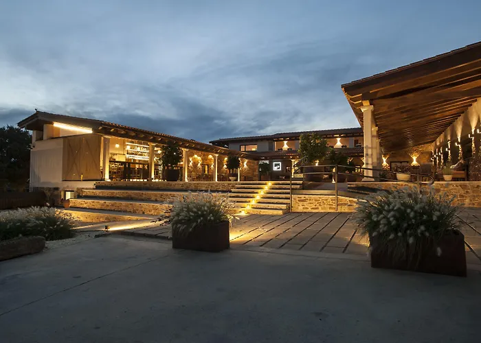 Hotel Hábitat Cigüeña Negra 4*