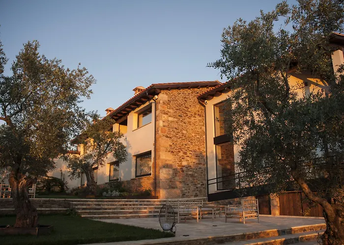 Habitat Cigueena Negra 4* Вальверде-дель-Фресно