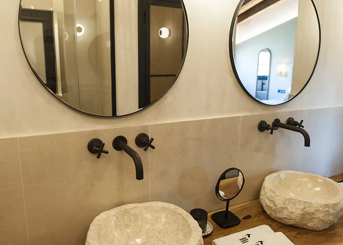 Habitat Cigueena Negra 4*